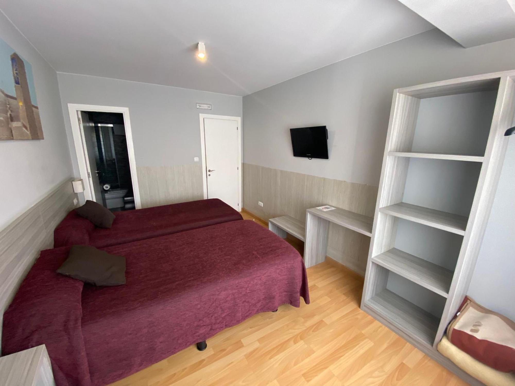 Dpcristal Hotel Sarria Bagian luar foto