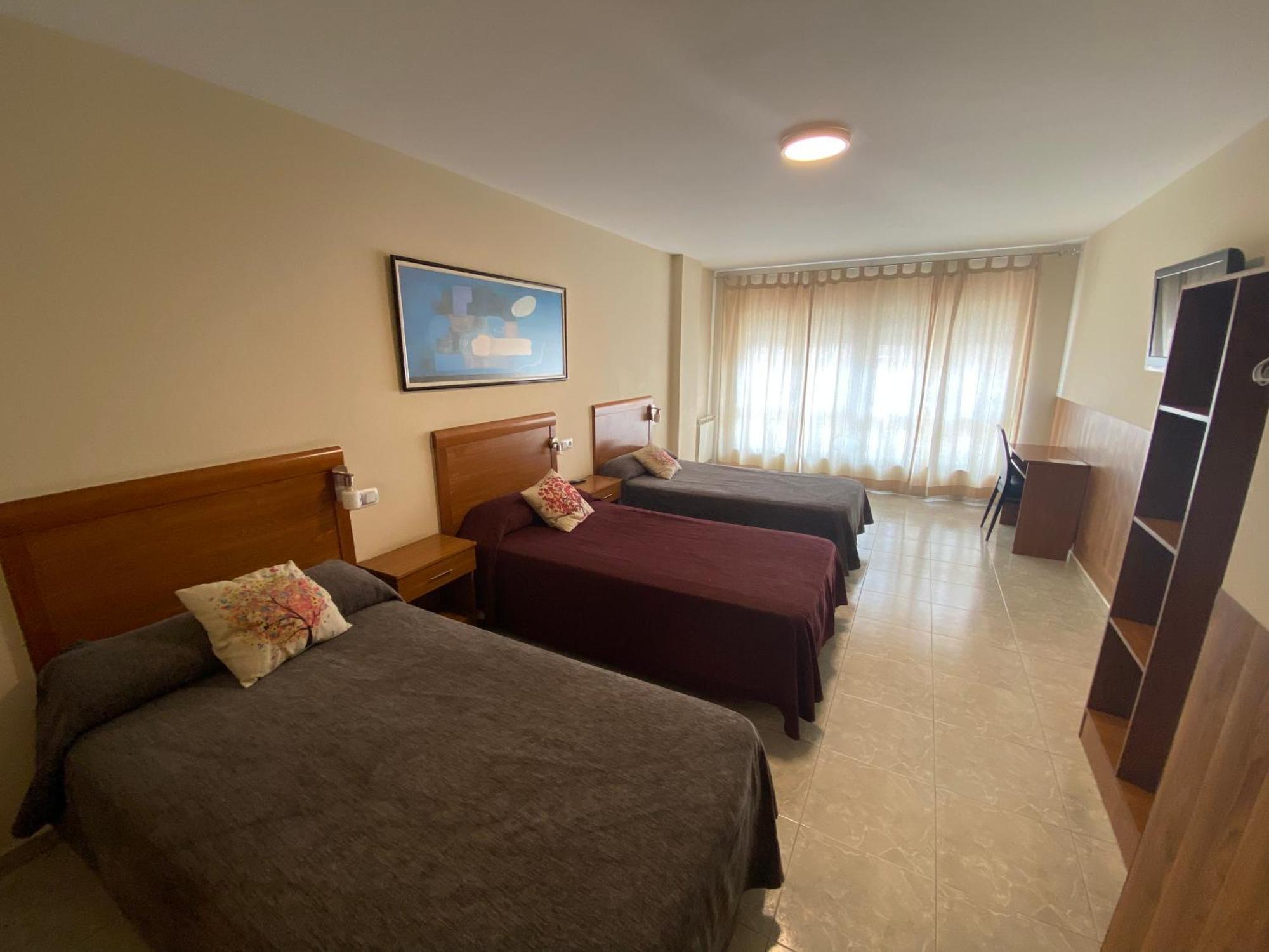 Dpcristal Hotel Sarria Bagian luar foto